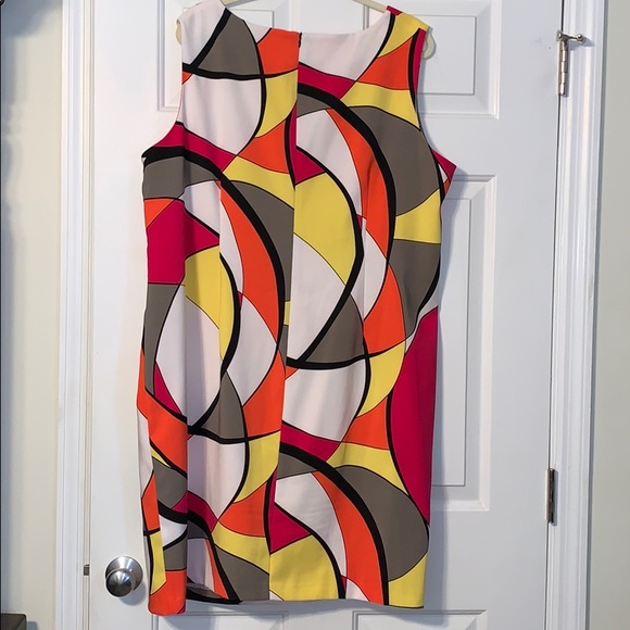 👗Sleeveless Abstract Design Dress 24W - Picture 3 of 9